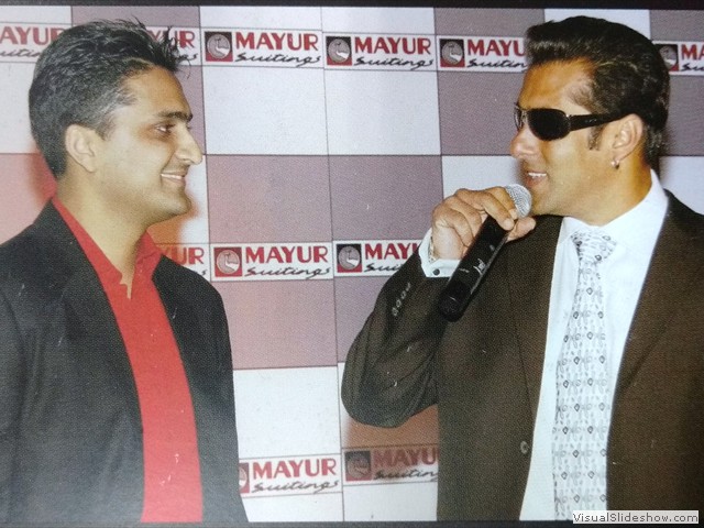 Mr Riju Jhunjhunwala, MD, RSWM annoucing Salman Khan as Brand Ambassador in 2006